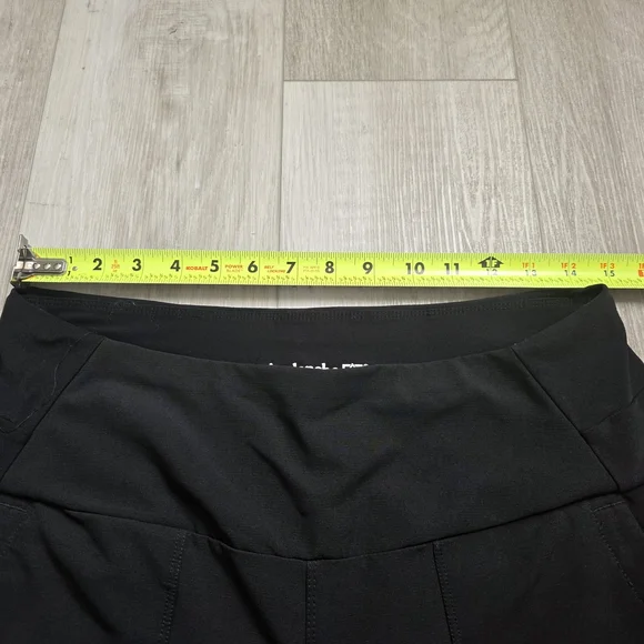 Avalanche Women's Sleek Black Cropped Pants - Picture 8 of 10